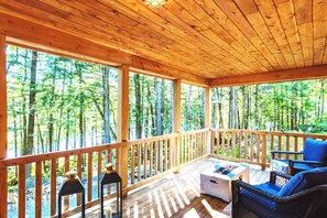 Property grounds - Cedar🏡 Waterfront💦 Hot tub🔥 Pool🎱 Privacy 🕵️ (Norway)