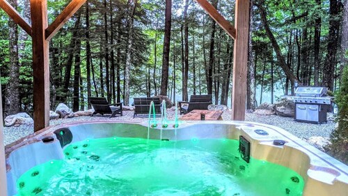 Cedar🏡 Waterfront💦 Hot tub🔥 Pool🎱 Privacy 🕵️