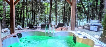 Cedar🏡 Waterfront💦 Hot tub🔥 Pool🎱 Privacy 🕵️