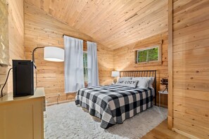 3 bedrooms, iron/ironing board, free WiFi, bed sheets - Cedar🏡 Waterfront💦 Hot tub🔥 Pool 🎱 Privacy 🕵️ (Norway)