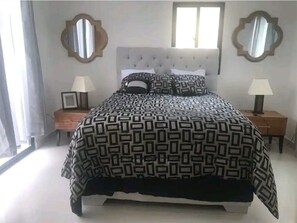 3 bedrooms, iron/ironing board, WiFi, bed sheets