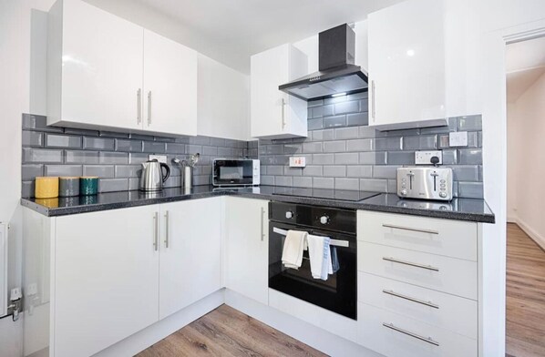 Fridge, microwave, oven, stovetop