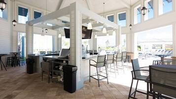 Bar (en la propiedad)