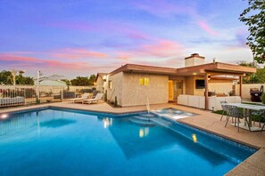 A heated pool - Oasis House | Gated Pool+Spa (Indio)