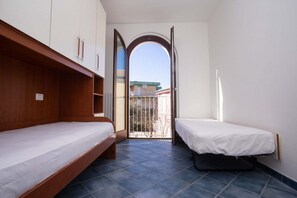 2 bedrooms, bed sheets - M290 - Marcelli, new three-room apartment with terrace (Marcelli)