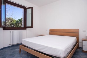 3 bedrooms, bed sheets - M290 - Marcelli, new three-room apartment with terrace (Marcelli)