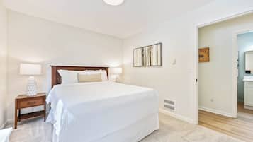 3 bedrooms, iron/ironing board, free WiFi, bed sheets