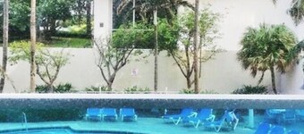 Luxury 5 Star Oceanfront Hollywood Beach 2/2 Condo