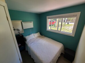 2 bedrooms, bed sheets