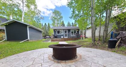 Cozy Cabin at Pigeon Lake