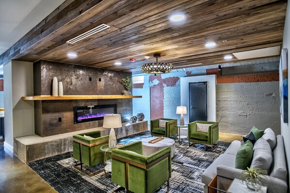 Interior - Luxury 1-bedroom apartment w/ pool (Greenville)