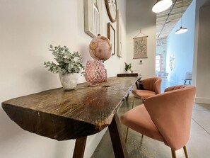 Interior - Luxury 1-bedroom apartment w/ pool (Greenville)