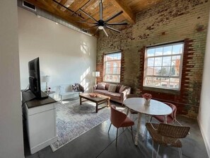 Téléviseur connecté, livres