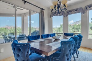 Dining - Relax in luxury at Sedona Illuminated, a 4-bedroom retreat in West Sedona. (Sedona)