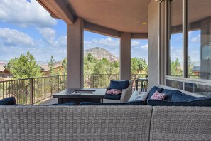 Interior - Relax in luxury at Sedona Illuminated, a 4-bedroom retreat in West Sedona. (Sedona)
