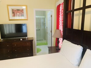 1 bedroom, desk, iron/ironing board, free WiFi