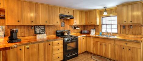 Frigorífic, microones, forn i placa de cuina