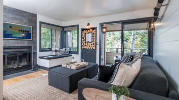 Flat-screen TV, fireplace