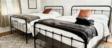 6 chambres, fer et planche à repasser, Wi-Fi, draps fournis