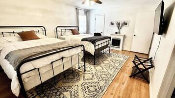 6 habitaciones, tabla de planchar con plancha, wifi y ropa de cama