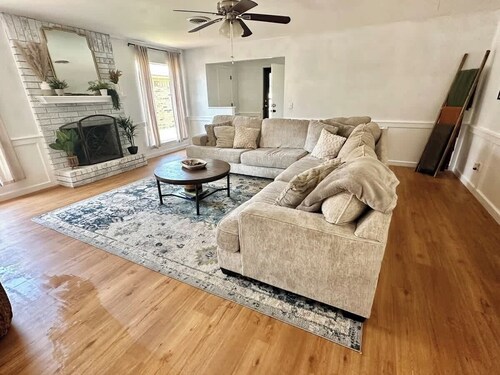 Sleeps 20 | 6 BR | Duplex near PD Canyon Dinning