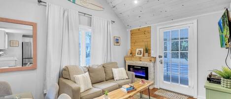 Smart TV, fireplace
