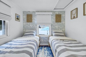 2 chambres, fer et planche à repasser, accès au Wi-Fi (inclus)