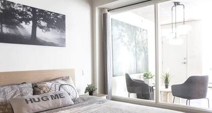 Modern concrete condo - central, 2 blocks to the metro skytrain and seawall