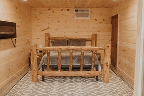 Interior - Modern, Stylish, Cozy Cabin <10 min to store or Parkway!  (Pigeon Forge)