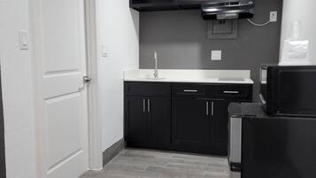 Kamer, 2 queensize bedden, niet-roken (Efficiency) | Individueel gedecoreerd, individueel gemeubileerd, gratis wifi