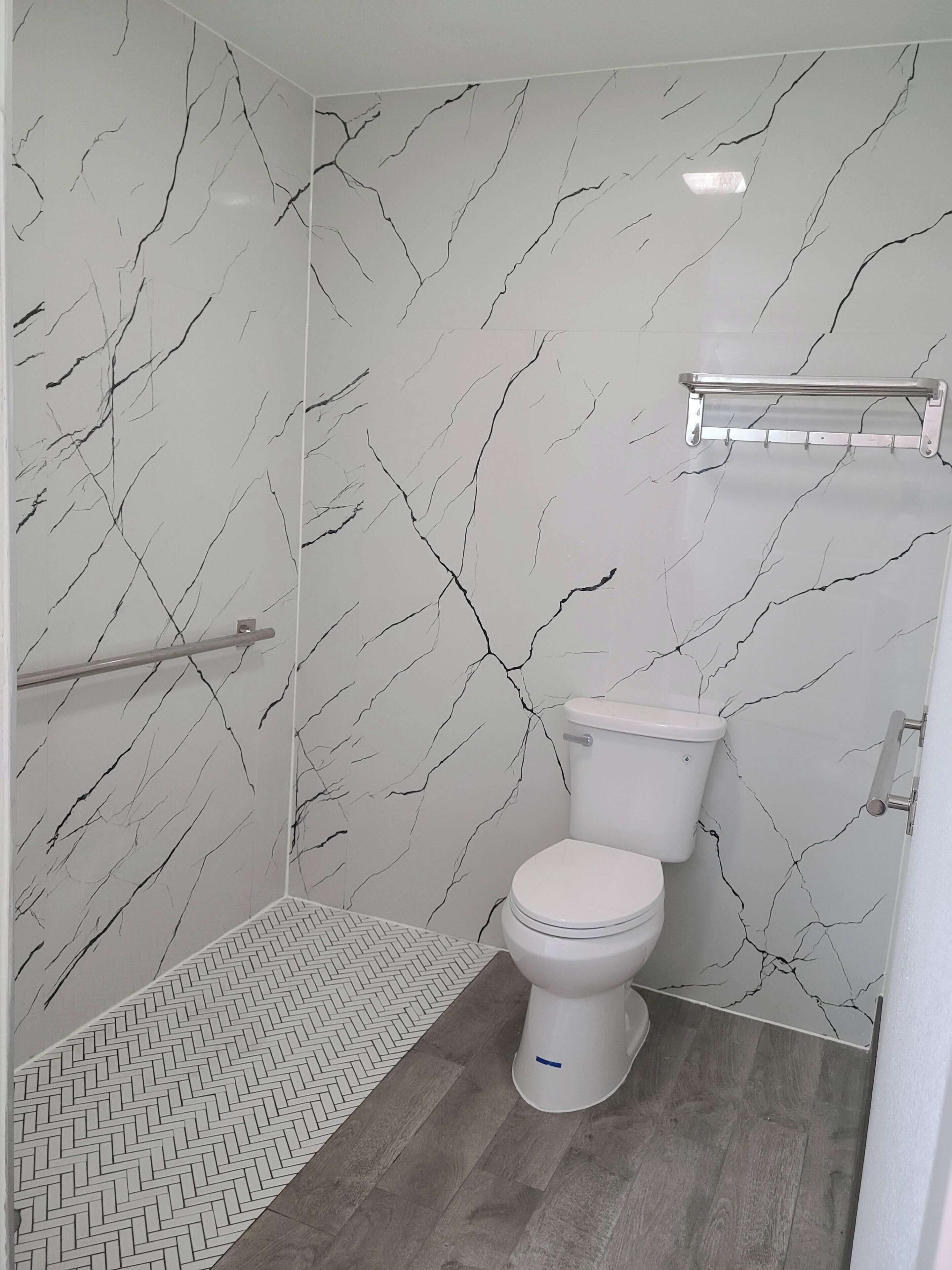 淋浴设施、免费洗浴用品、毛巾