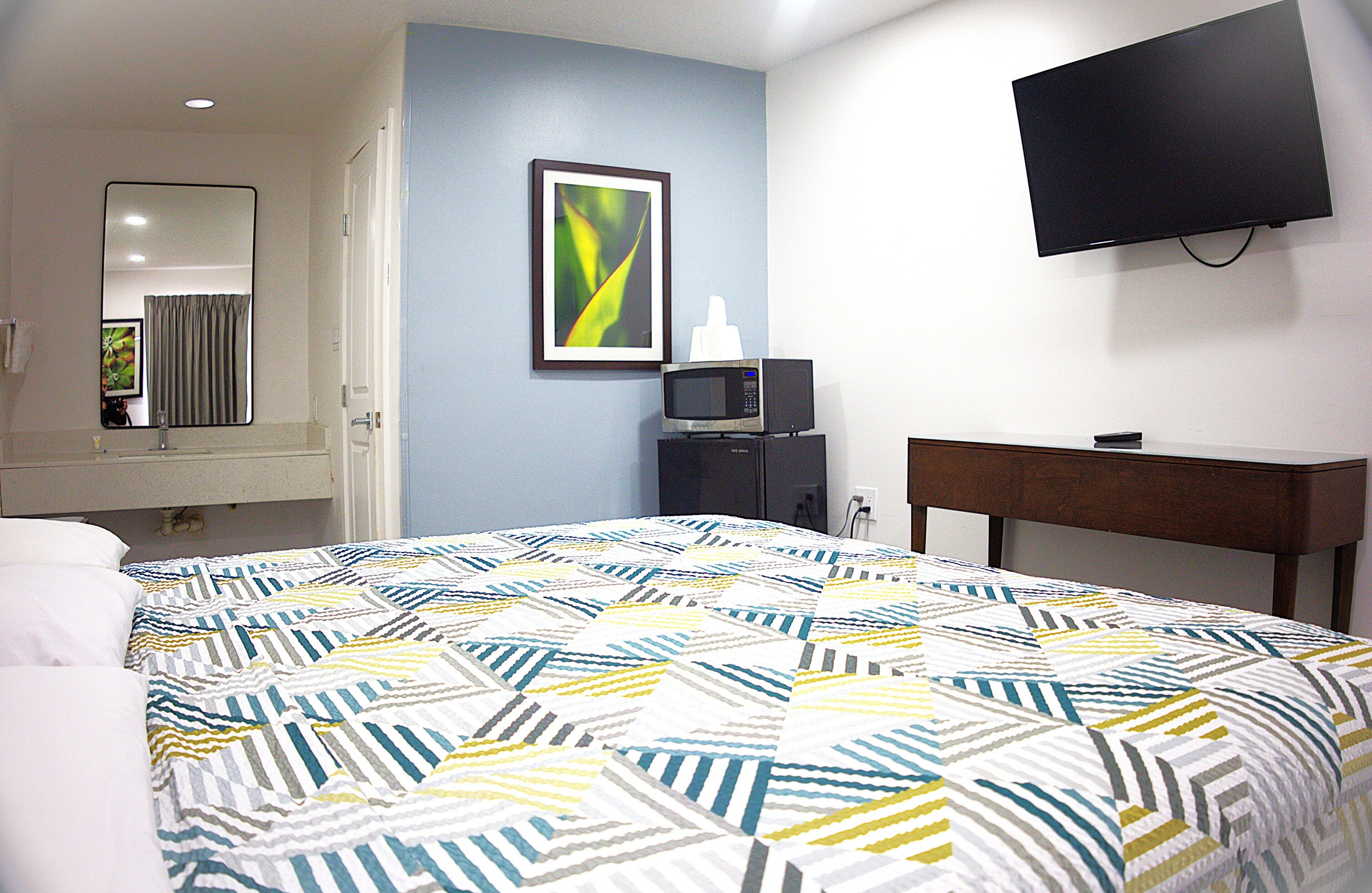 Standard Room, 1 Katil Raja (King), Non Smoking | Dihias secara berasingan, dilengkapkan perabot secara berasingan 