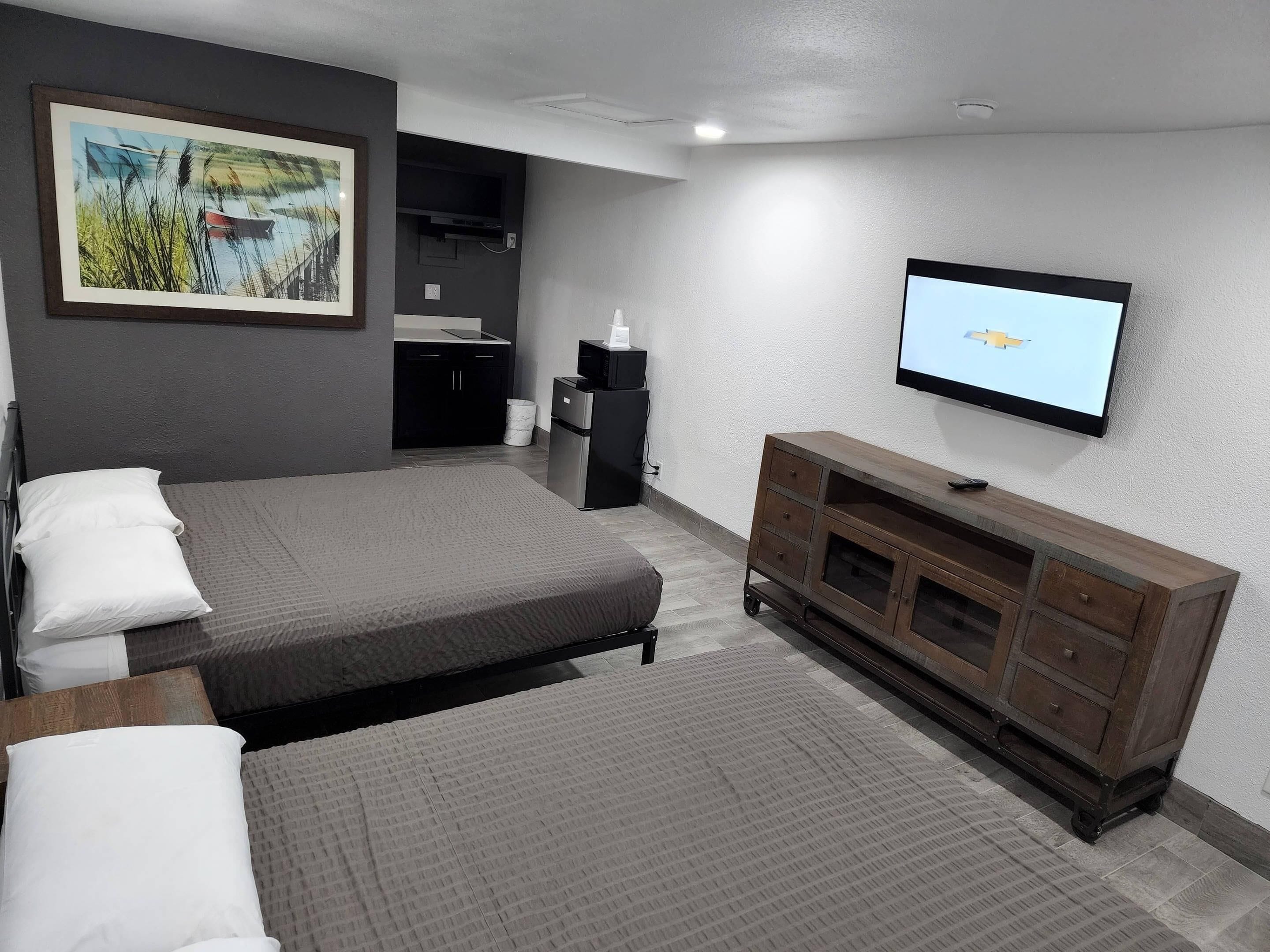 ルーム クイーンベッド 2 台 禁煙 (Efficiency) | 客室ごとに異なる装飾、客室ごとに異なるインテリア、WiFi (無料)、ベッドシーツ