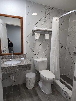 Room, 2 Queen Beds, Non Smoking (Efficiency) - Rodeway Inn (Livingston)