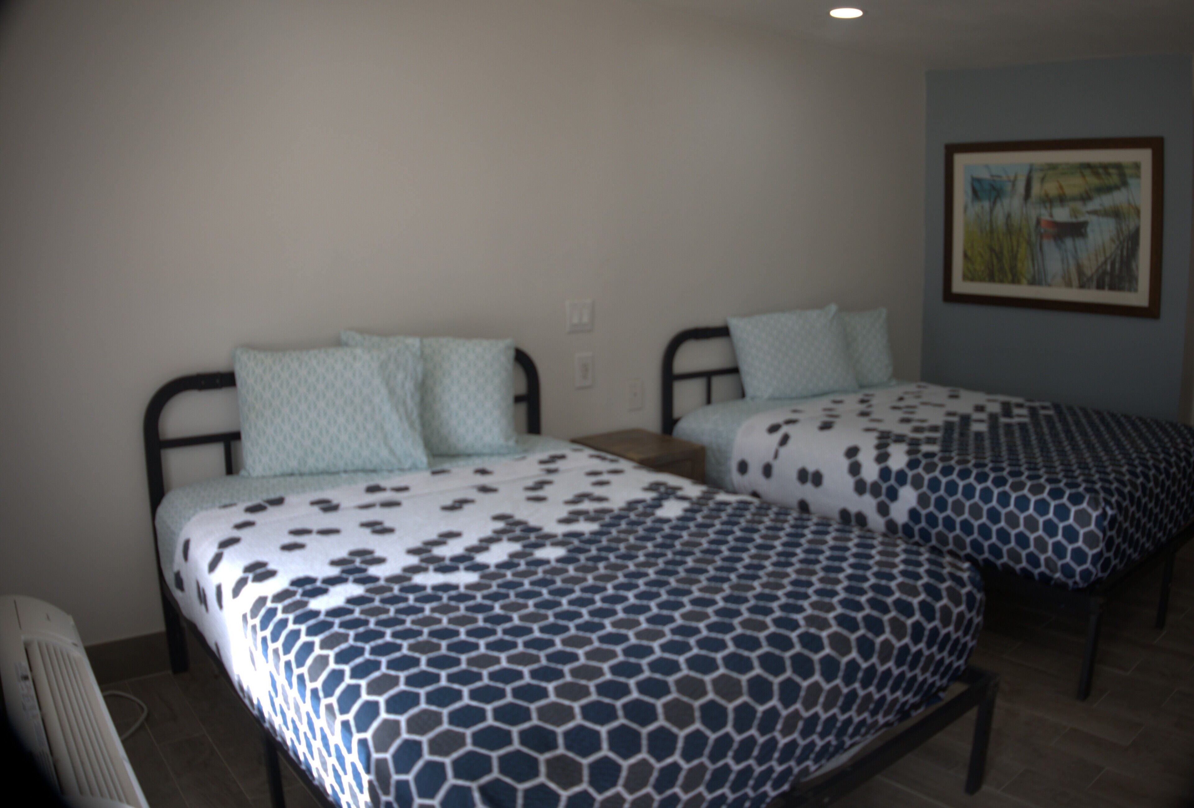 Standard Room, 2 Katil Ratu (Queen), Non Smoking | Dihias secara berasingan, dilengkapkan perabot secara berasingan 