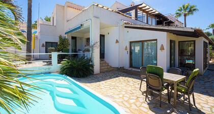 'Villa Casa Colina'with Pool and Wi-Fi