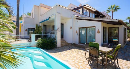 'Villa Casa Colina'with Pool and Wi-Fi