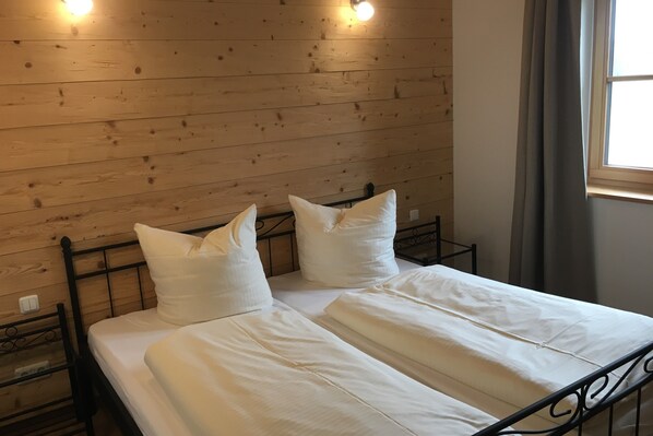 1 bedroom, internet, bed sheets