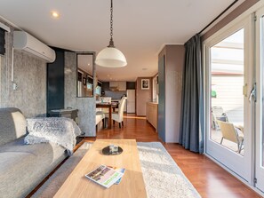 TV - Romantic chalet on the Veluwe (Hulshorst)