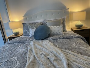 1 habitación, tabla de planchar con plancha, wifi gratis y ropa de cama