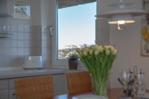 Unclassified image, 4 of 34, button - House Meerblick, Germany (List)