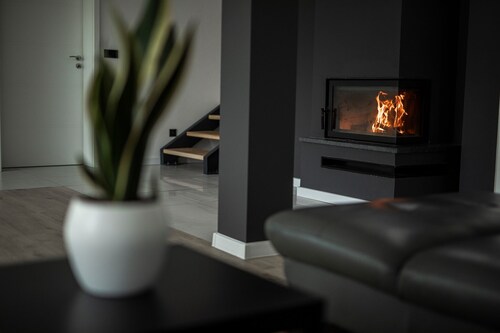 Exclusive Villa 1 min from Lake, for families with kids, games room