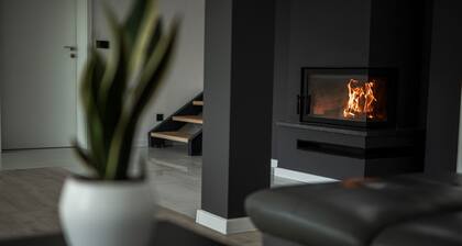 Exclusive Villa 1 min from Lake, for families with kids, games room