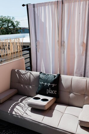Property grounds - Luxurious, downtown loft with a warm, family feel (Sheridan)