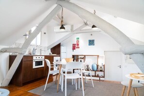 Dining - RIBEIRA LOFT - Charming loft located in the historic center of the city (Porto)