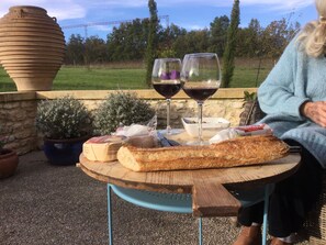 Outdoor dining - Zeer comfortabel vakantiehuis voor rust en stilte-genieters (Montcléra)