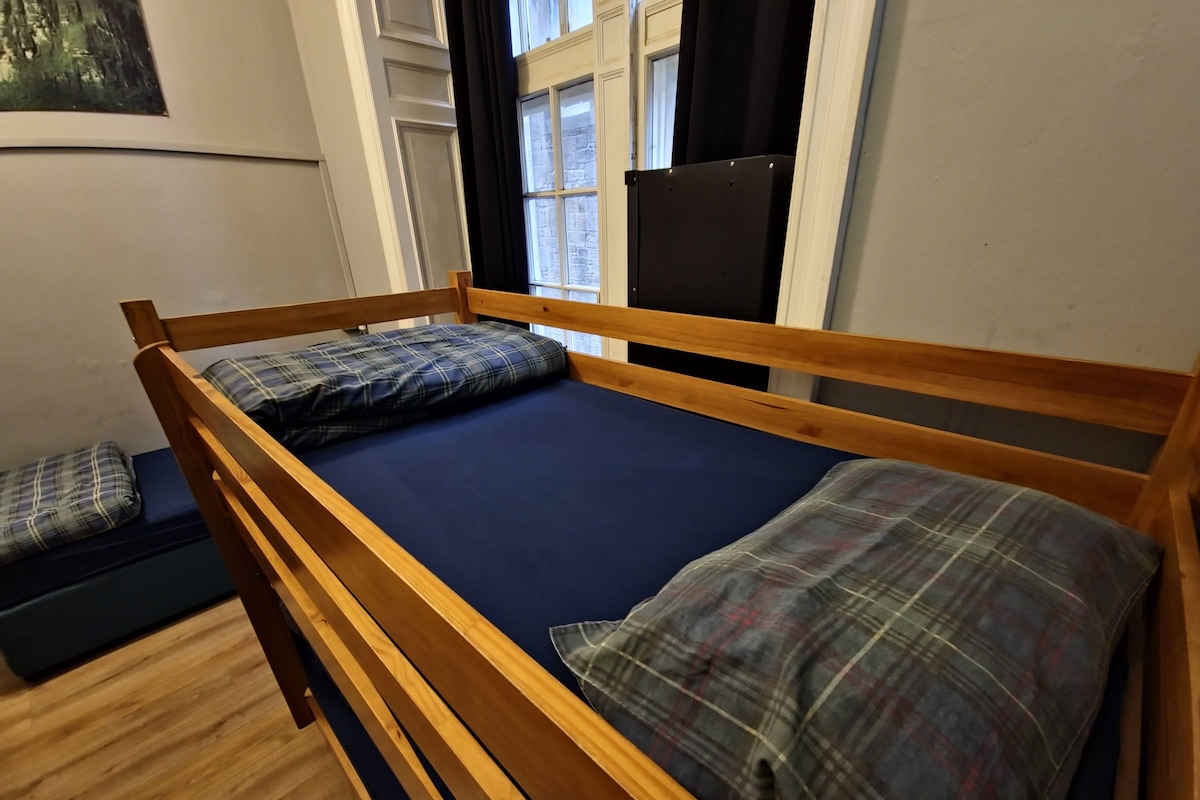 共用宿舍 (1 bed in a 5-bed dorm) | 免費 Wi-Fi、床單