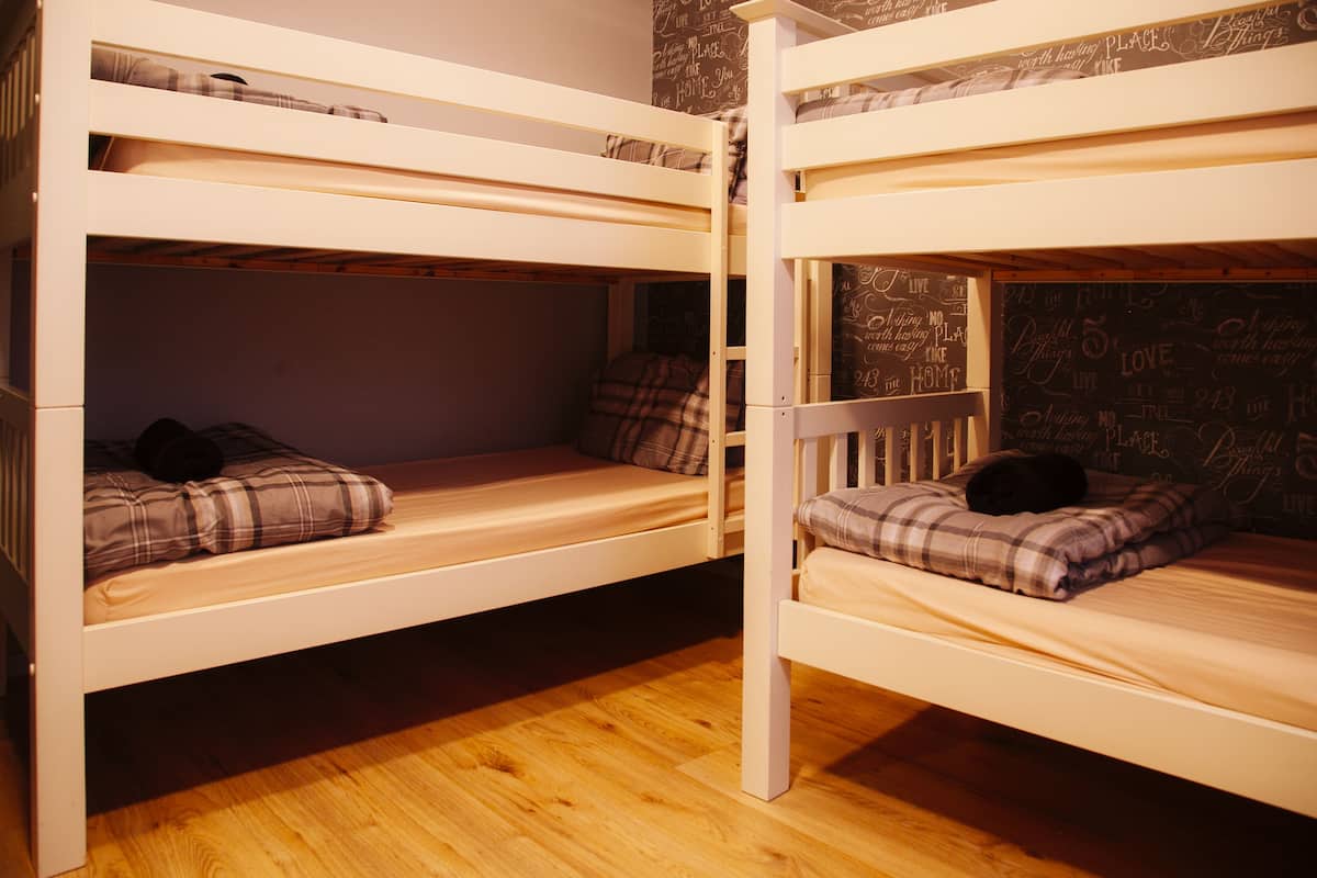 Free WiFi, bed sheets