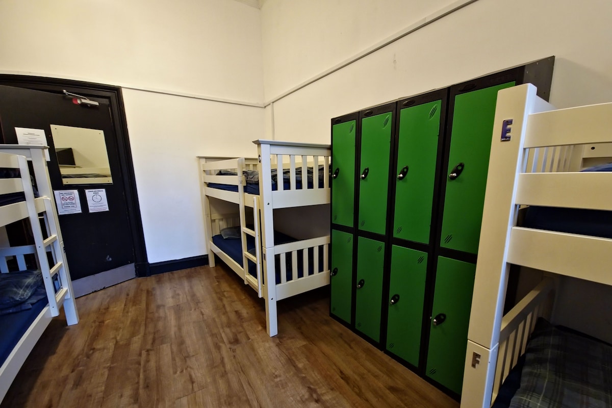 共用宿舍 (1 bed in a 6-bed dorm) | 免費 Wi-Fi、床單