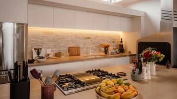 Luxury Villa | Private kitchen | Highchair